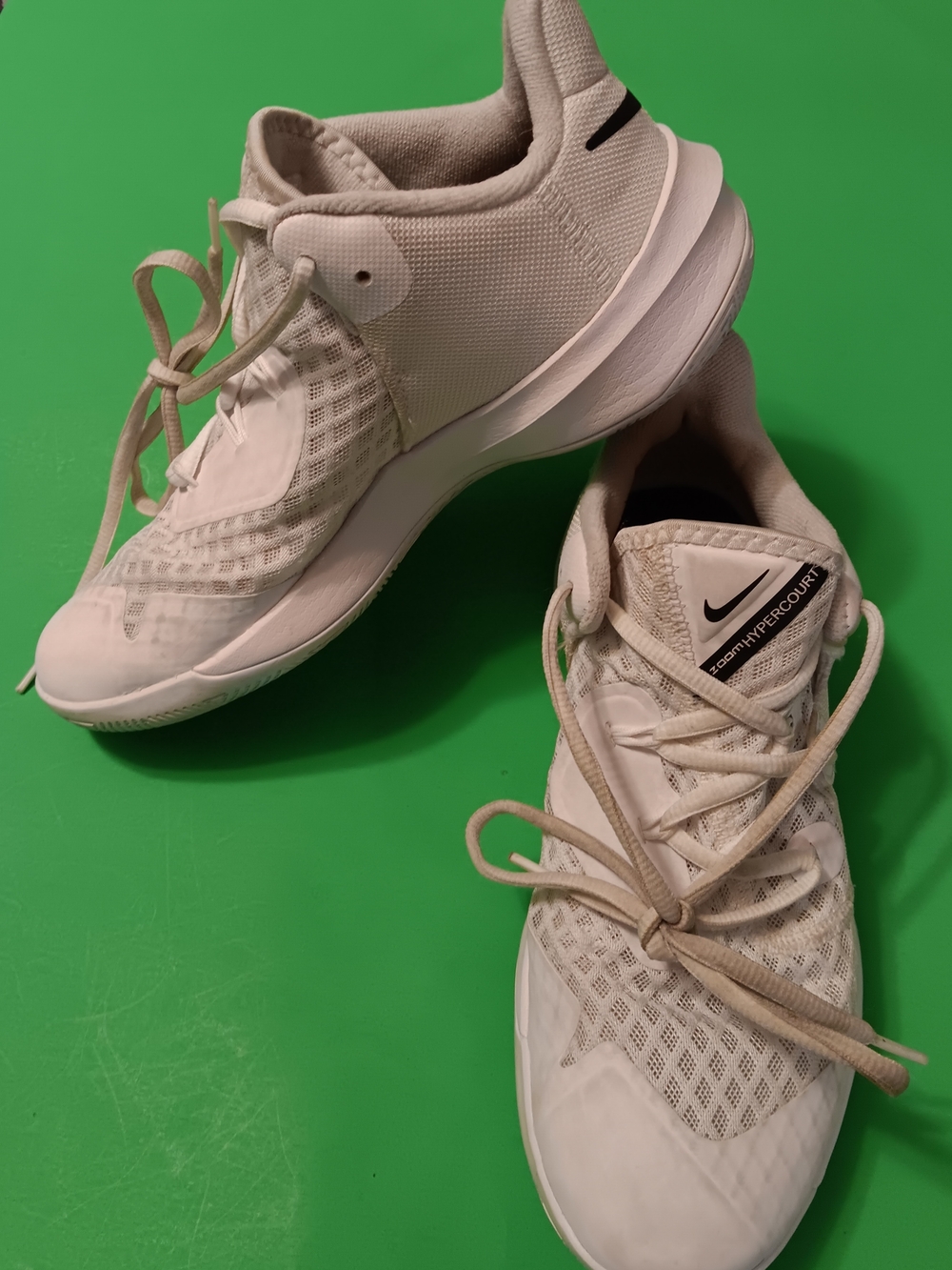 Nike Zoom Hyperspeed Court Volleyball Shoes (C12964-100) Preowned Women's Size 7
